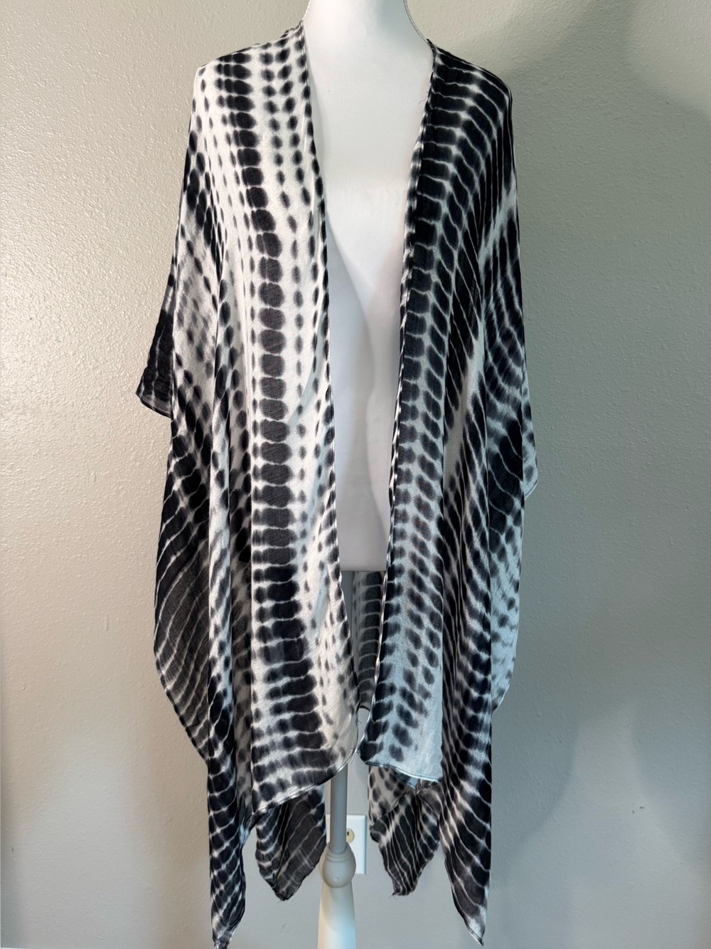 Michael Stars Tie Dye Ruana Wrap Black White Boho Kimono Viscose Resort OS